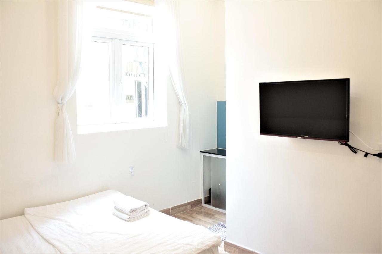 Auhome Minimalist Apartment Хошимин Экстерьер фото