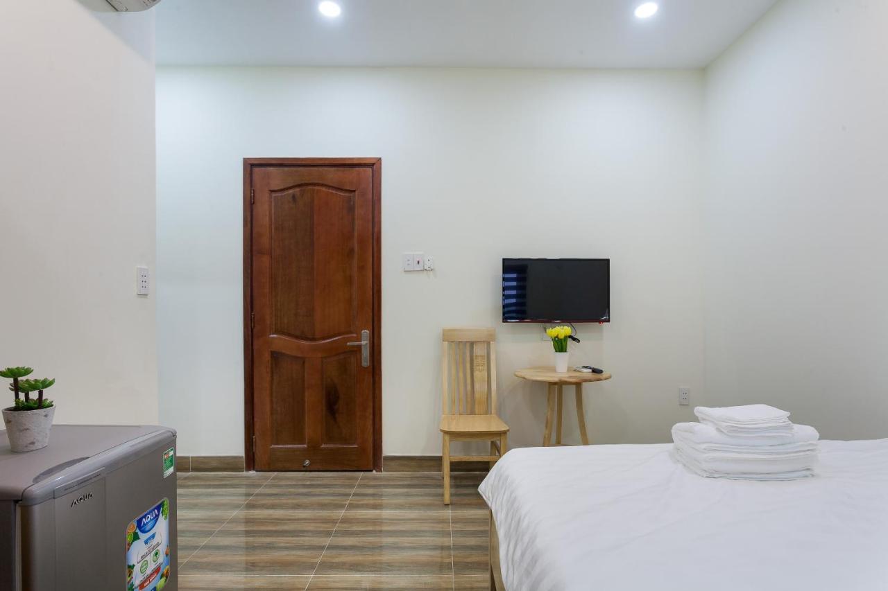 Auhome Minimalist Apartment Хошимин Экстерьер фото