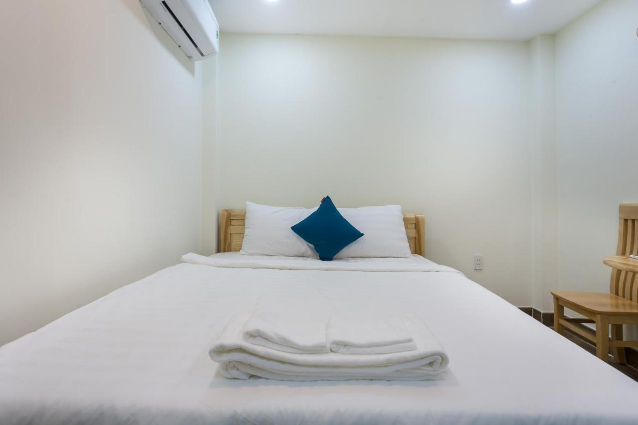 Auhome Minimalist Apartment Хошимин Экстерьер фото